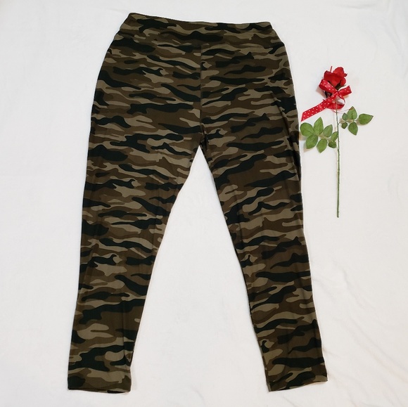 Super Soft Camo Leggings - Picture 5 of 7